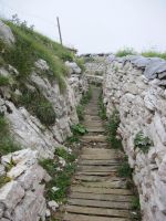 24 Die von den Alpinis resaurierte Stellung am Monte Pallone - Graben